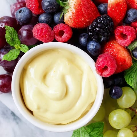 Mistletoe Kiss Berry Dip